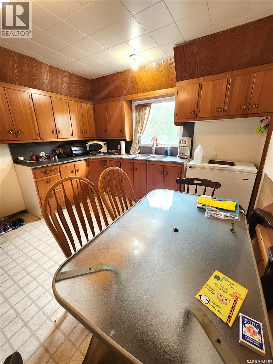 215 Menzies STREET - Image 5