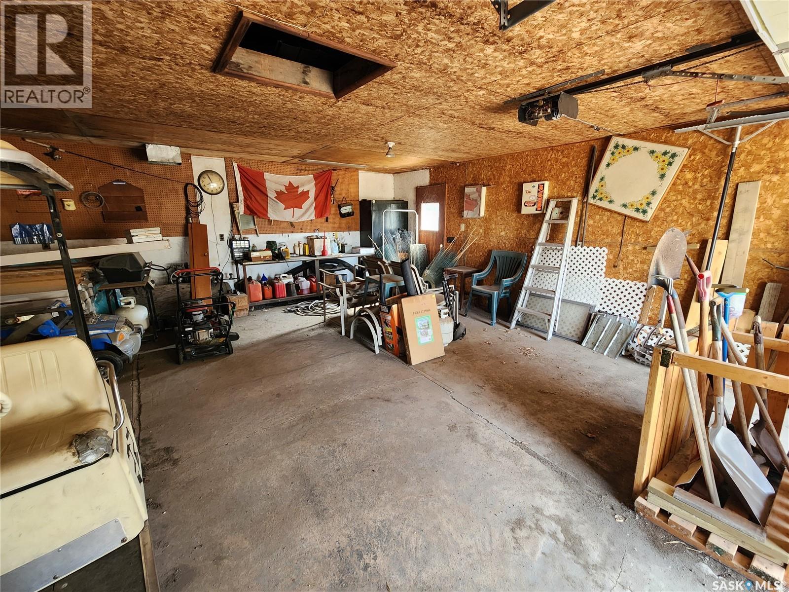 215 Menzies STREET - Image 22