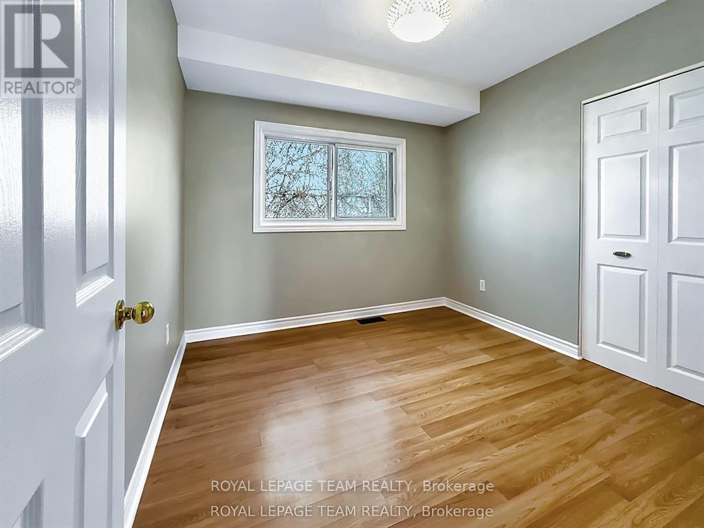 House for Rent in Ottawa – UPPER – 925 MOORVALE ROAD, Ottawa – By Peter Sagos - Image 17