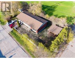 UPPER - 925 MOORVALE ROAD — photo 3