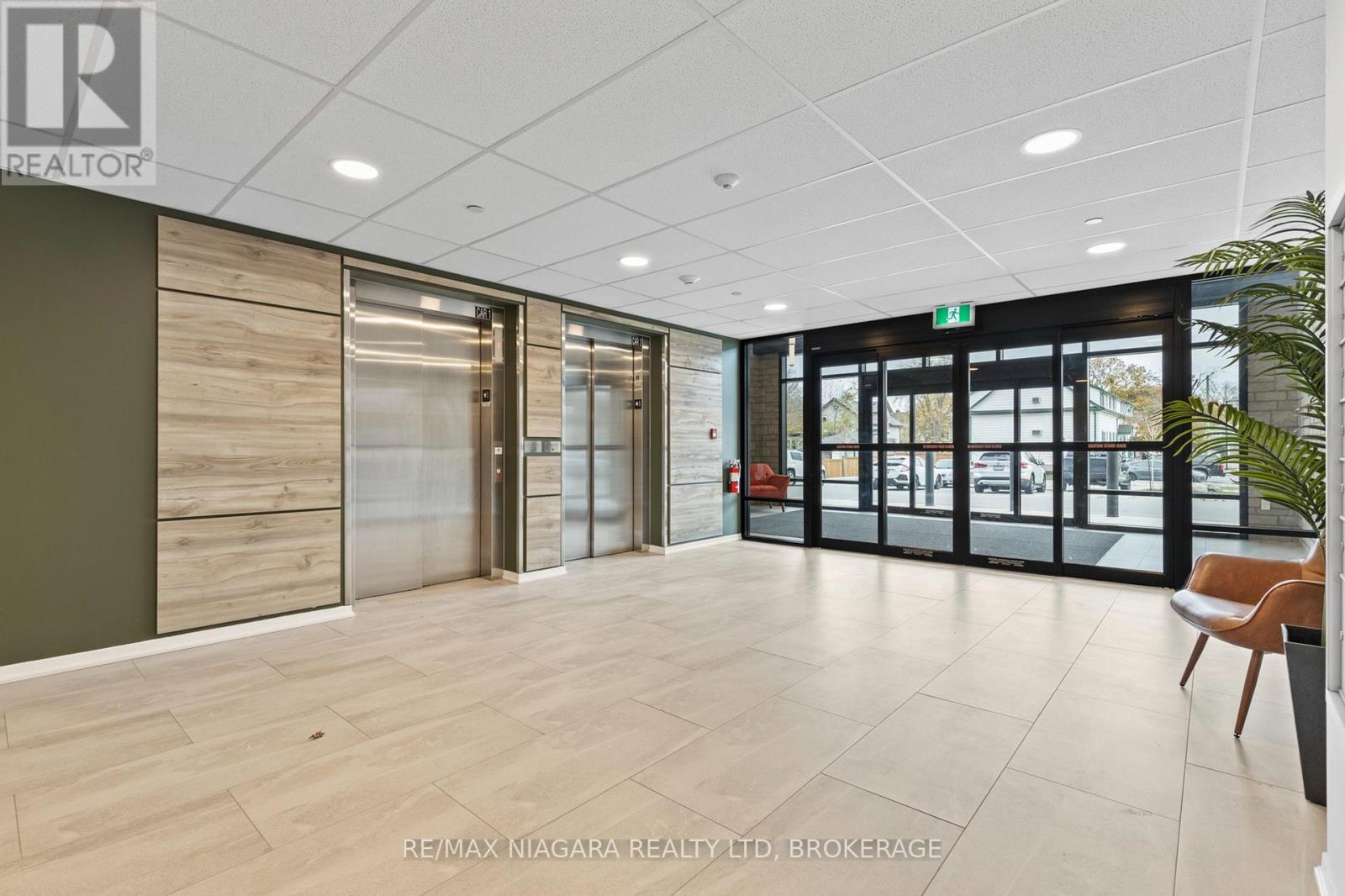#206 3998 VICTORIA AVENUE - 22