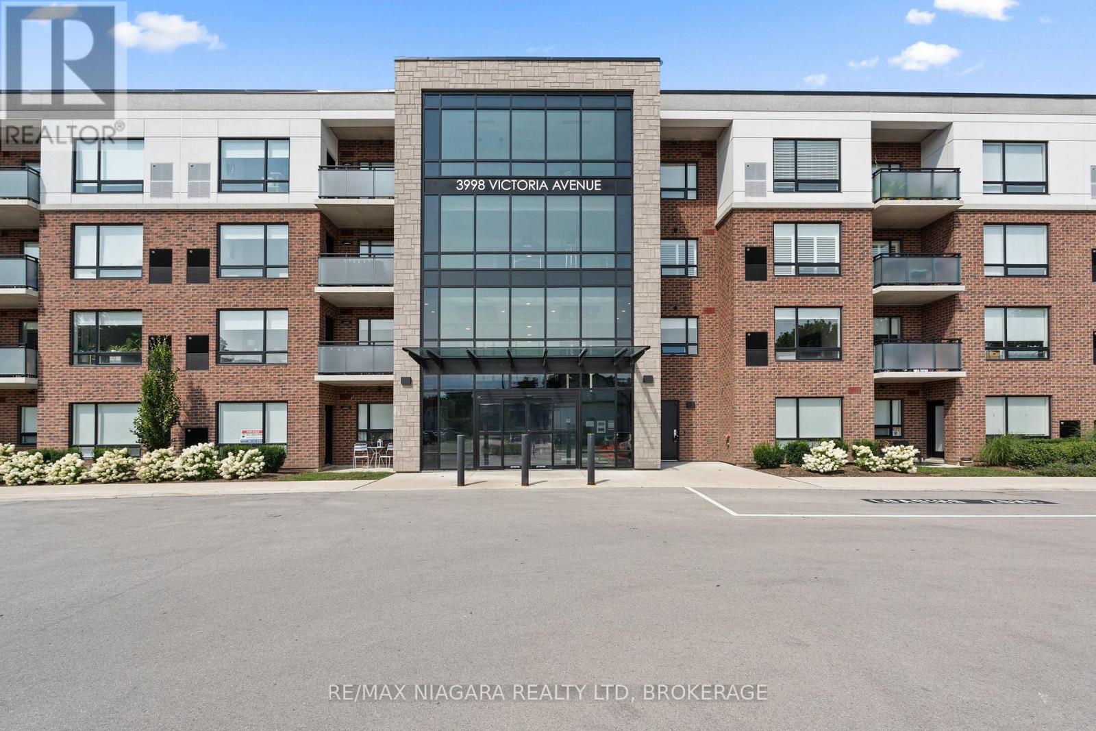 #206 3998 VICTORIA AVENUE - Image 24