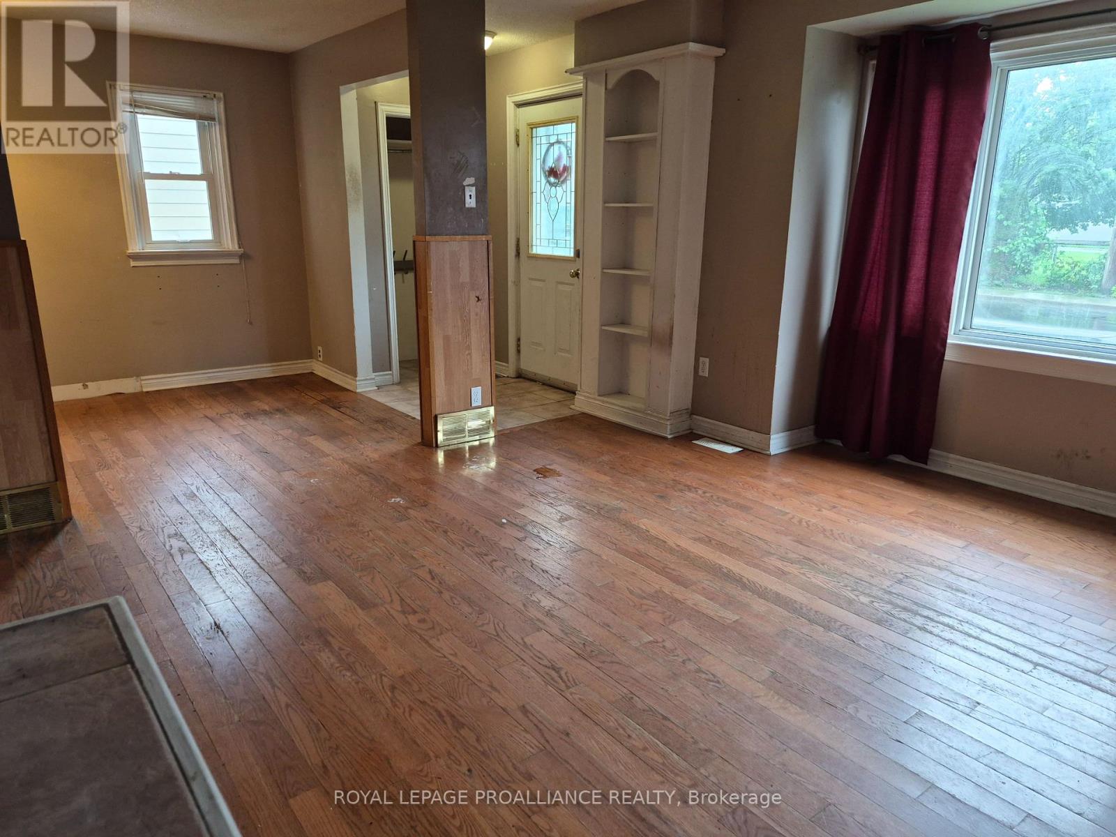 519 EDWARD STREET - 4