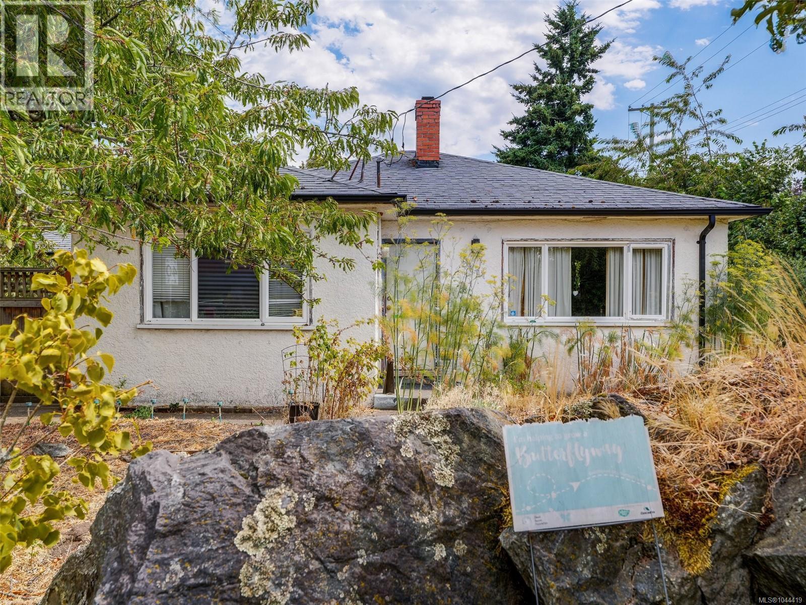  2607 Shelbourne Street, Victoria