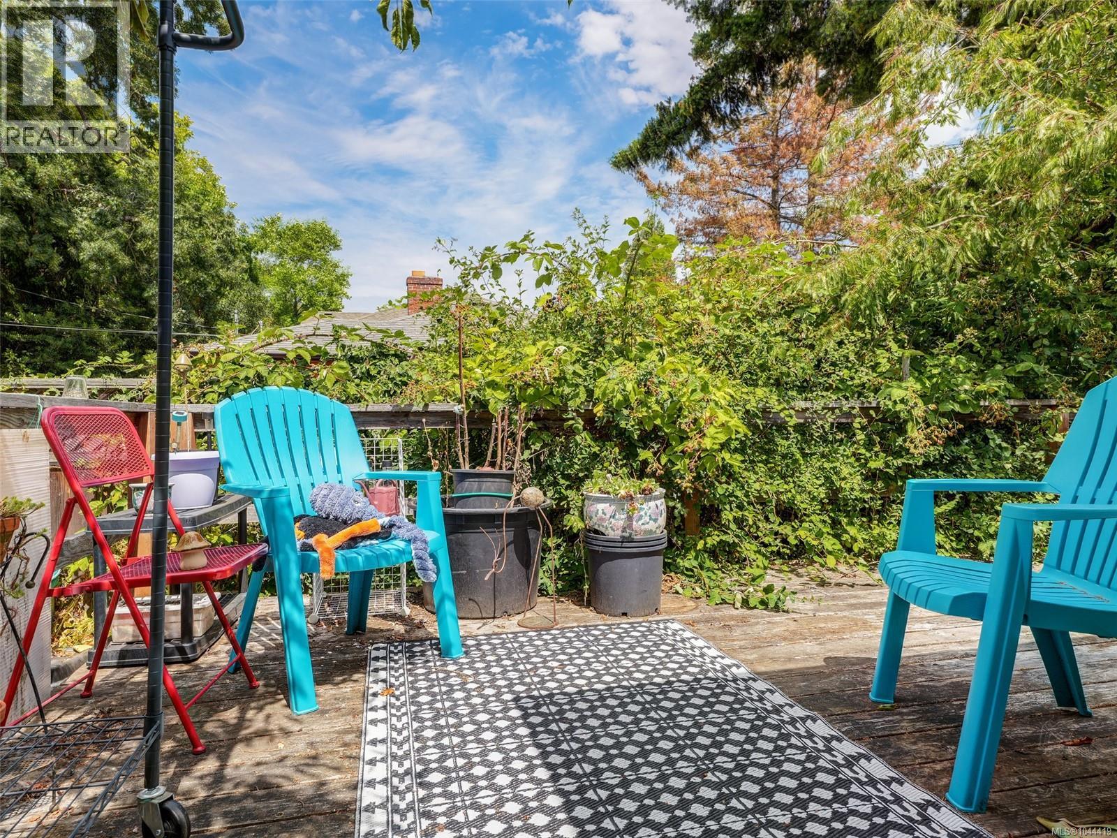  2607 Shelbourne Street, Victoria