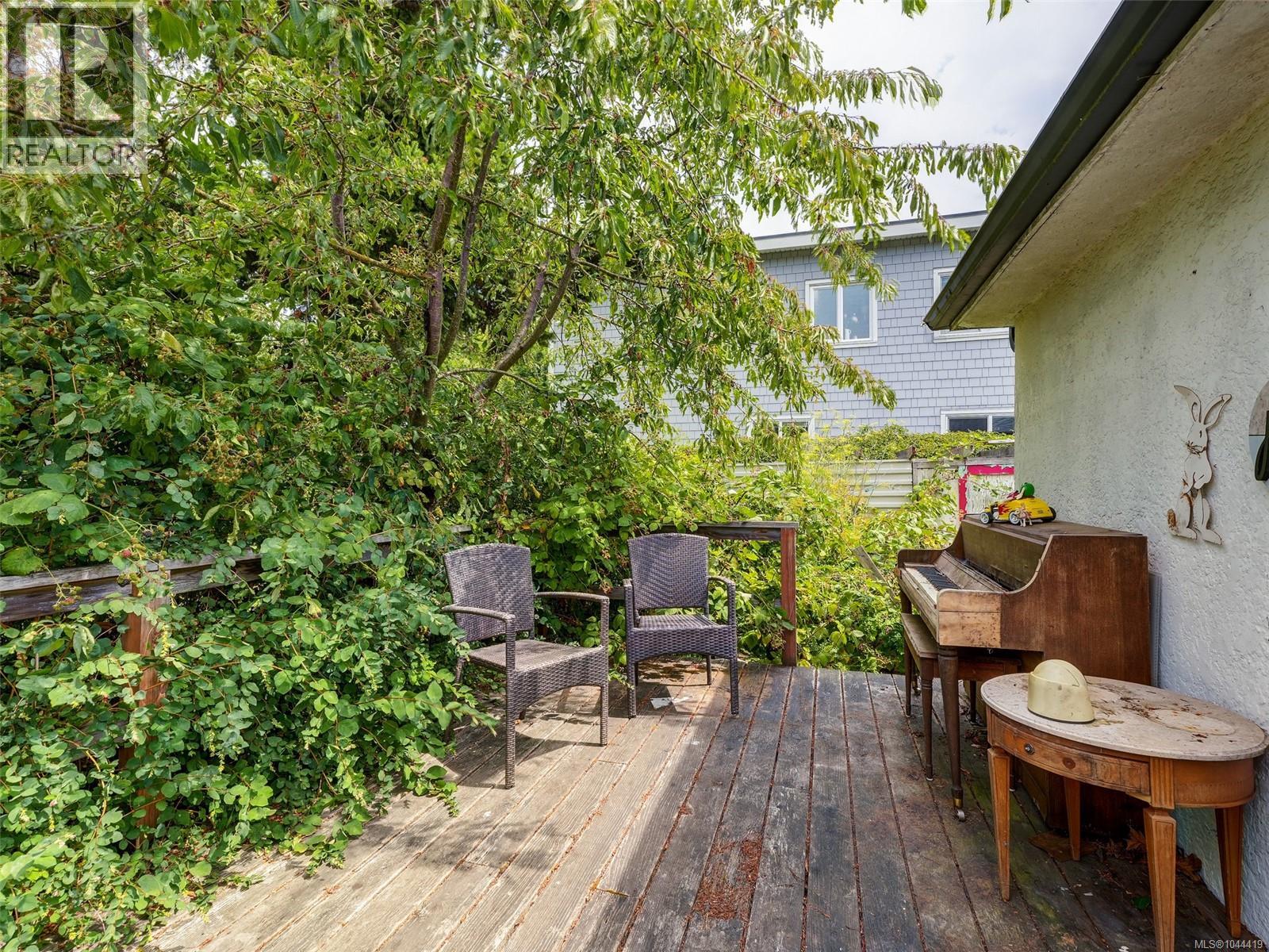  2607 Shelbourne Street, Victoria