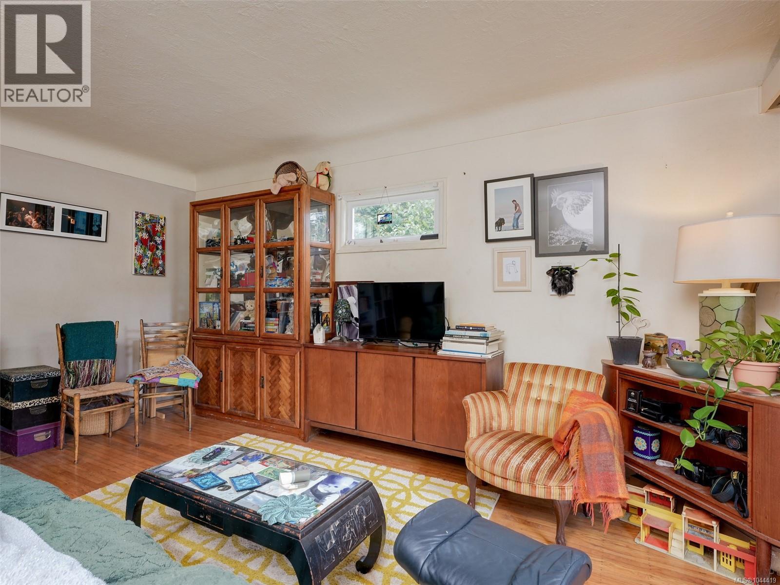 2607 Shelbourne St - 2