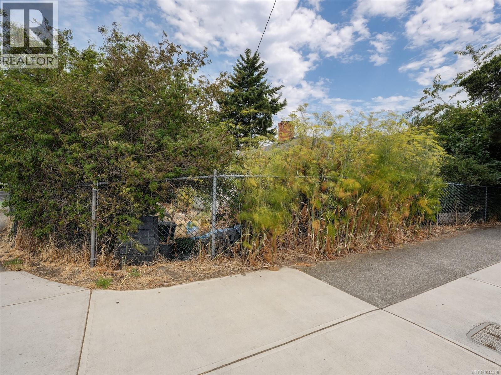  2607 Shelbourne Street, Victoria