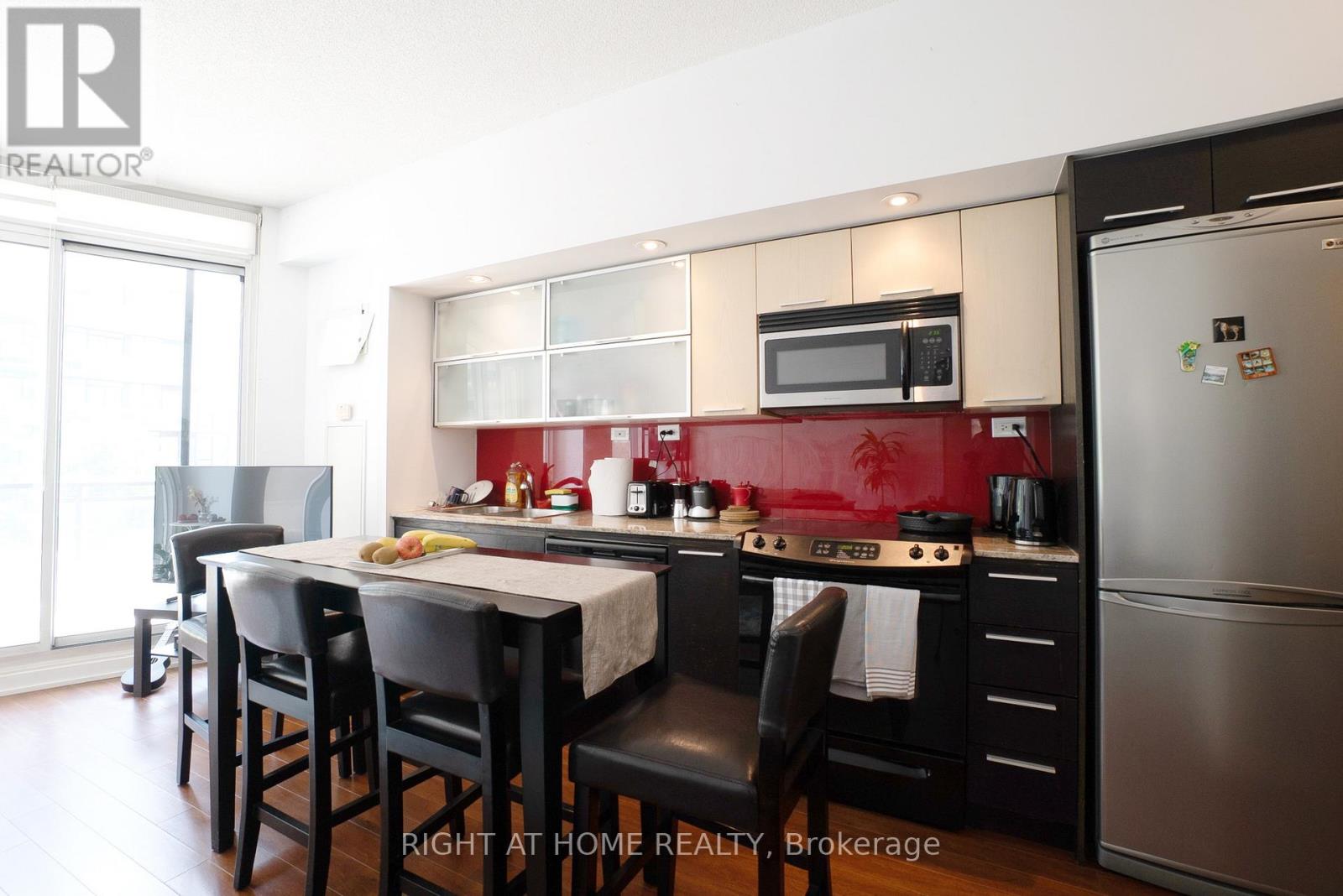 #310 25 CAPREOL COURT - 11