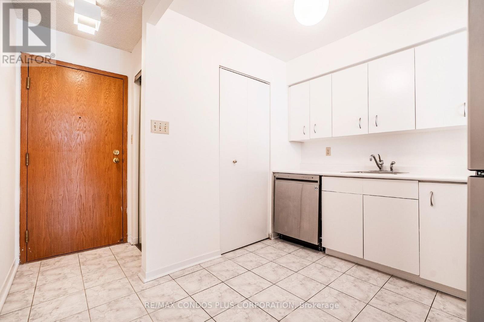 #1811 44 ST JOSEPH STREET - 10