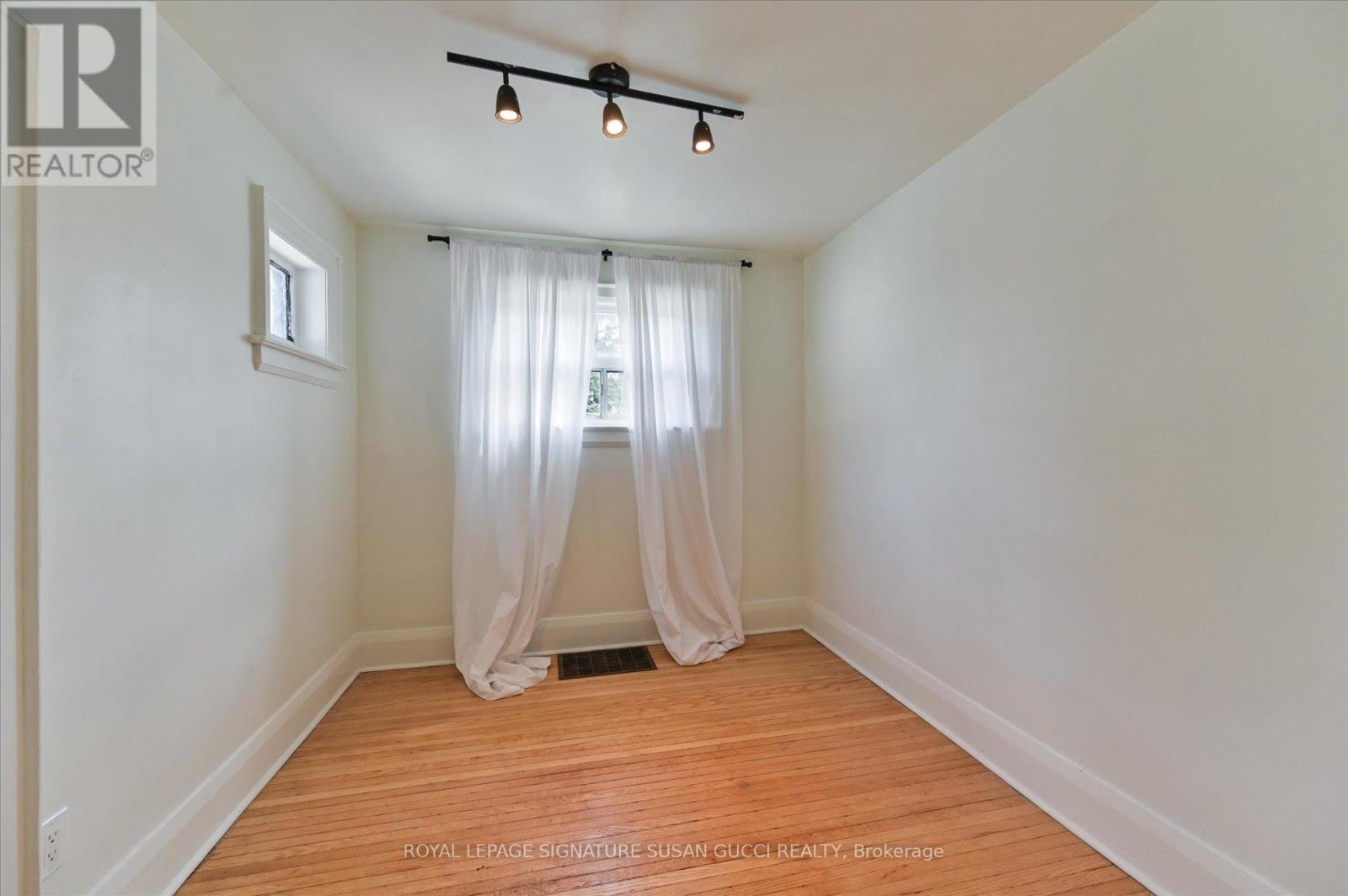 669 GREENWOOD AVENUE - Image 10