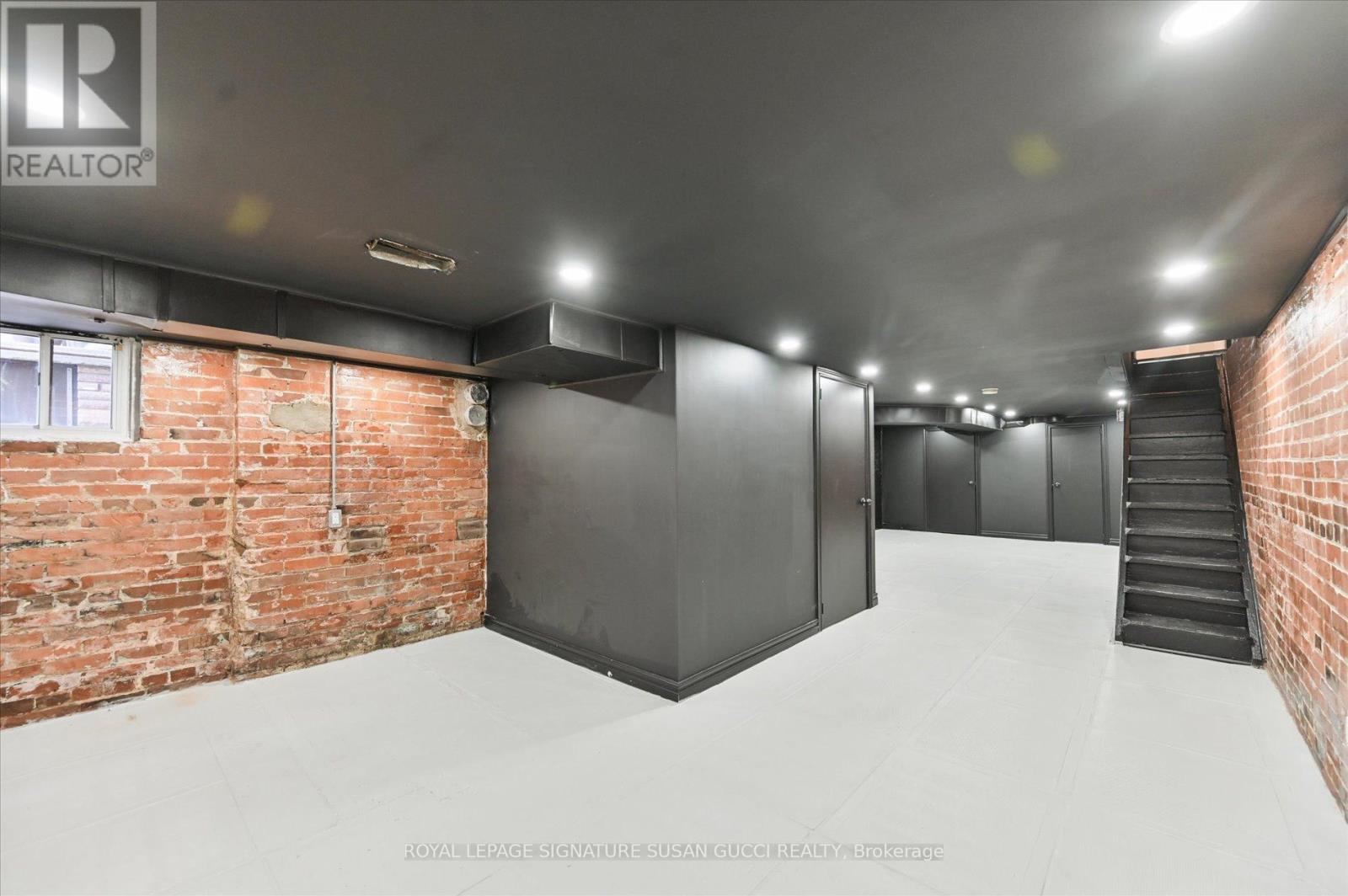 669 GREENWOOD AVENUE - 22