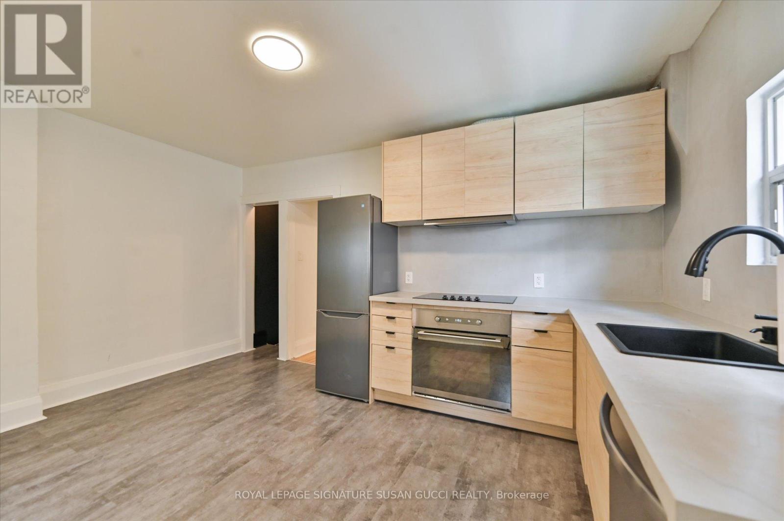 669 GREENWOOD AVENUE - 8