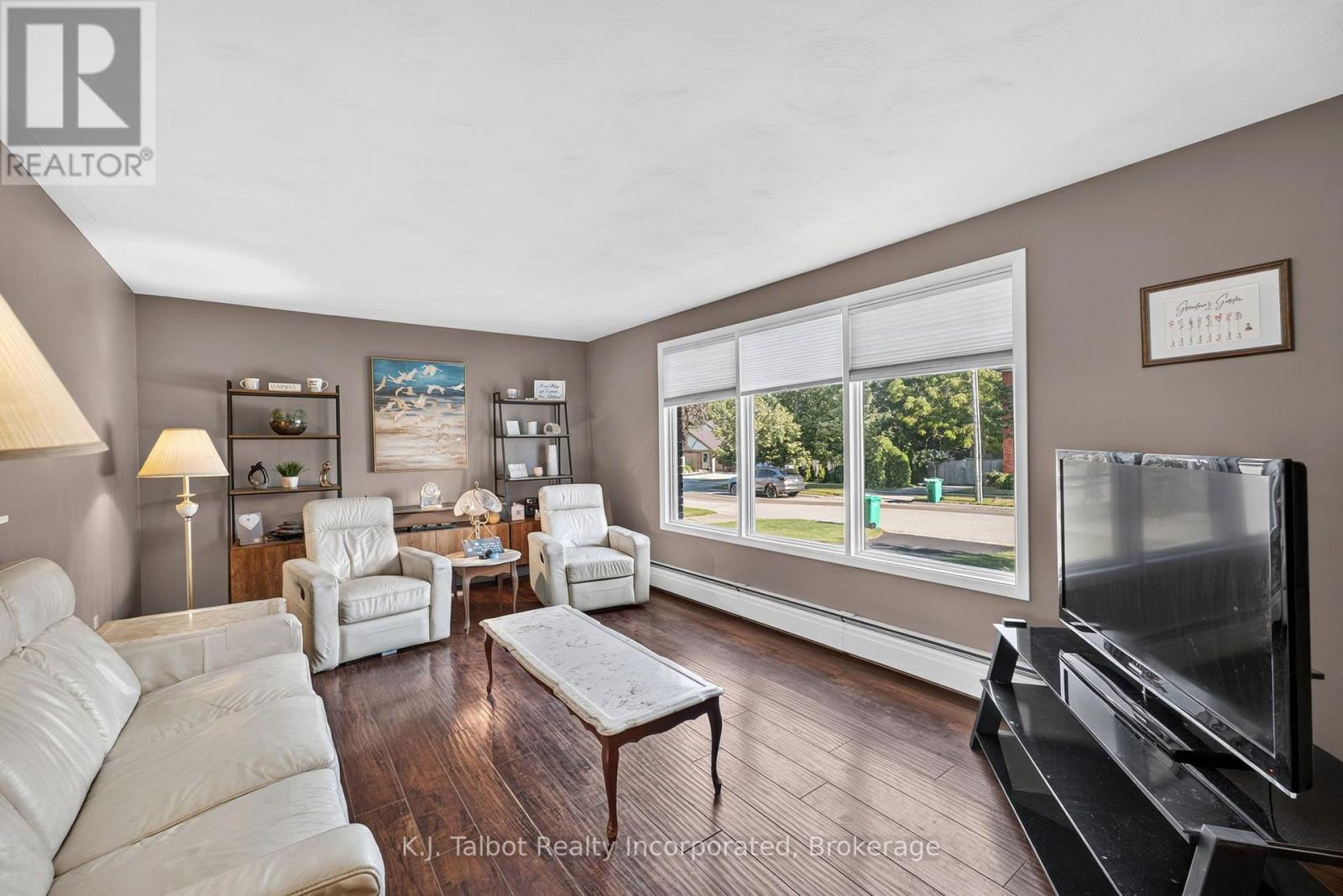 85 PICTON STREET W - 7