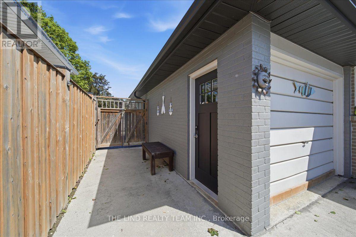 163 ORCHARD HEIGHTS BOULEVARD - 34