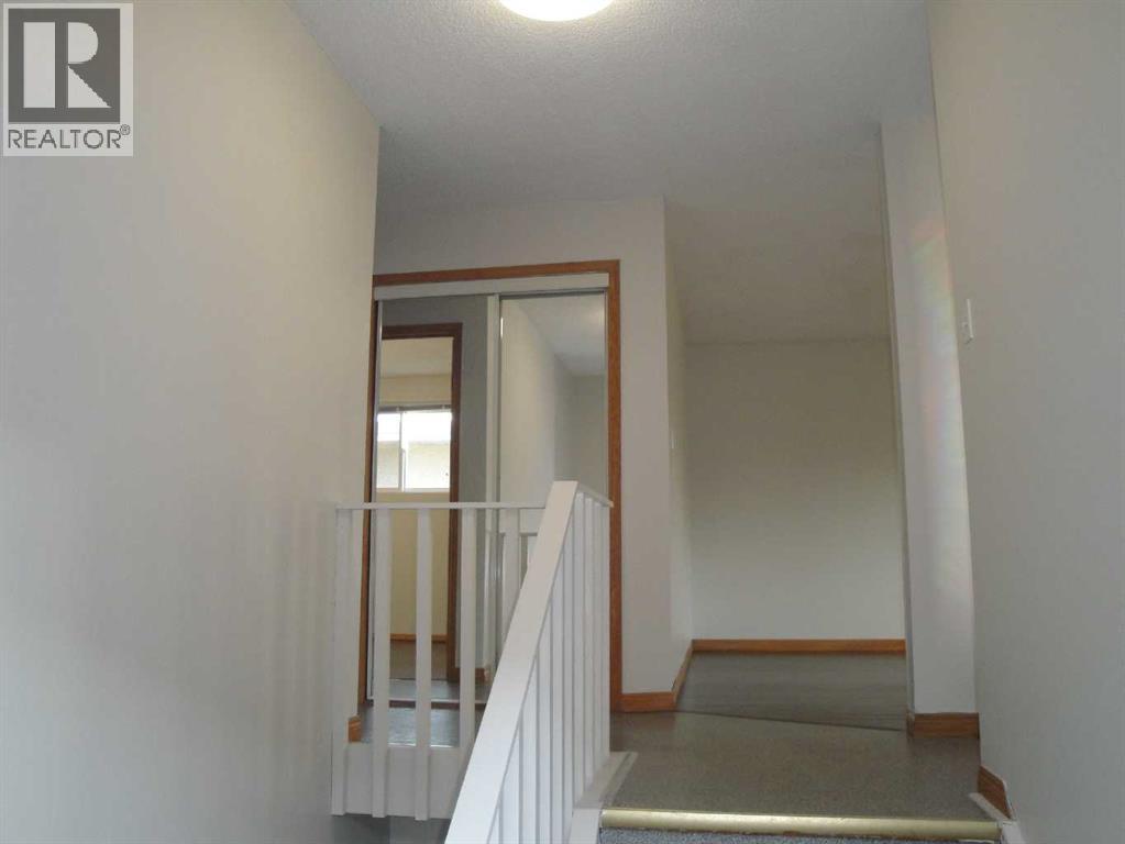 31 Huntford Road NE, Huntington Hills, Calgary photo 3