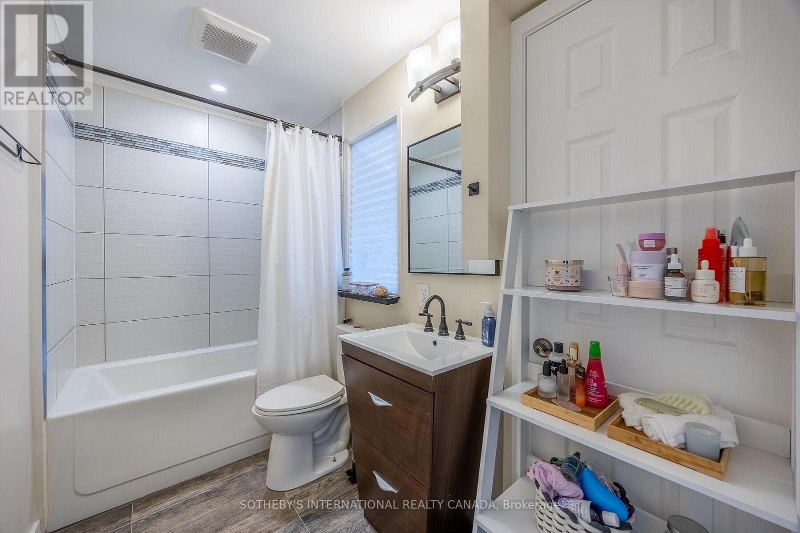 #113 5475 LAKESHORE ROAD - 18
