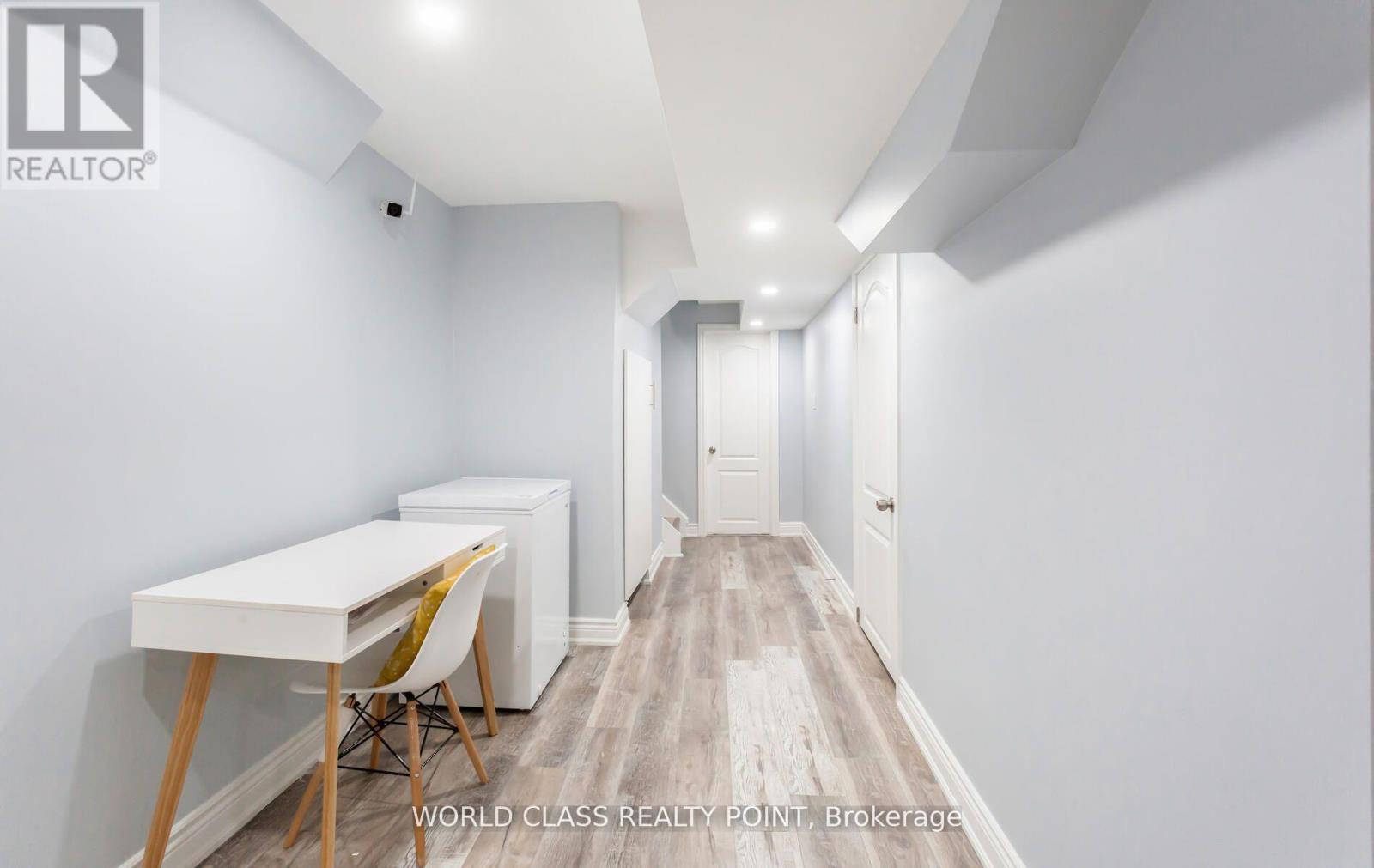 17 MANETT CRESCENT E - Image 34