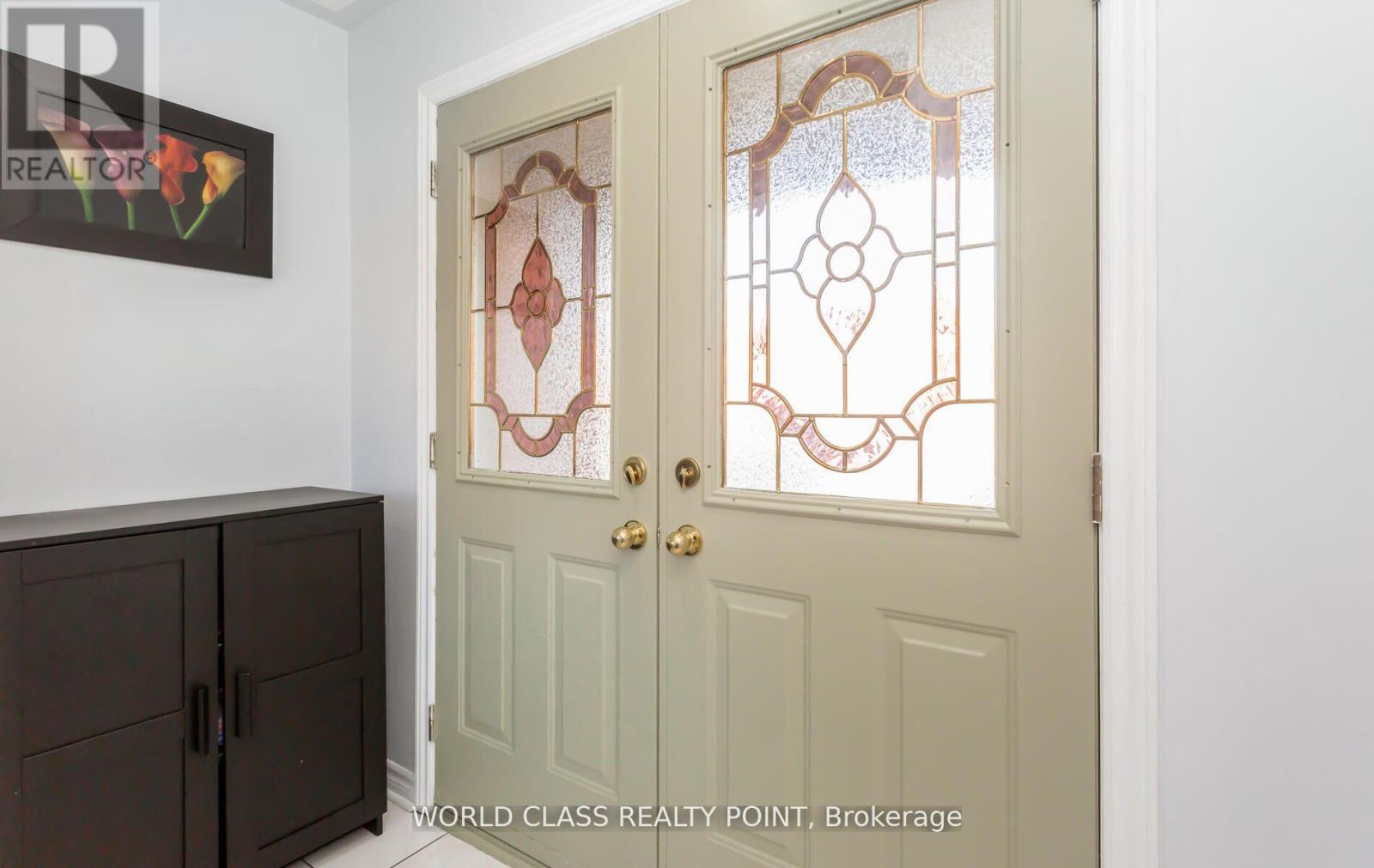 17 MANETT CRESCENT E - Image 4