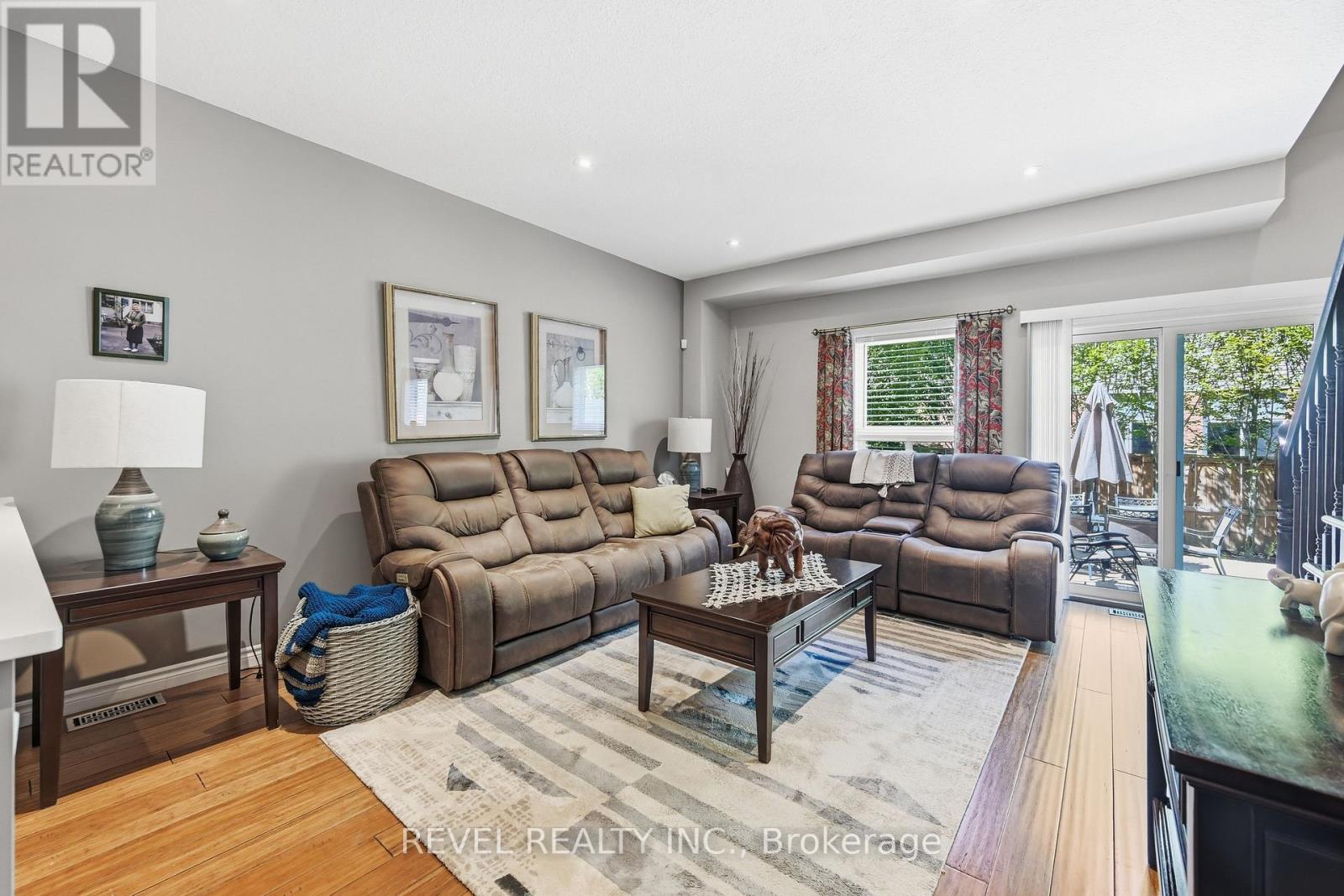 10 KOPPERFIELD LANE - 13