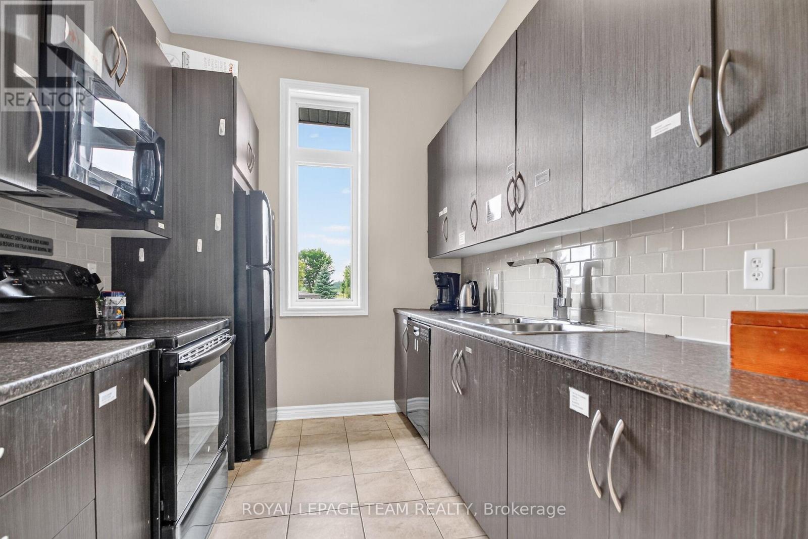2 Bed, 2 Bath Apartment for Sale in Ottawa – 304 – 170 GUELPH PRIVATE, Ottawa – MLS# X13627138 - Image 43