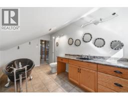 3970 Bovanis Rd, Bowser, BC V0R1G0 Photo 16