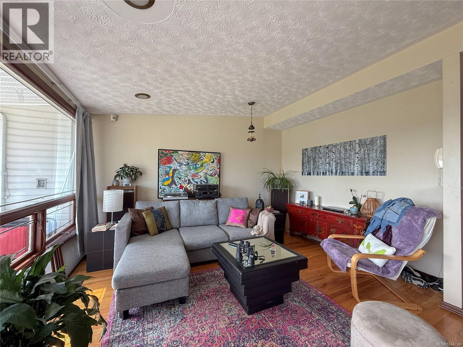 4453 Barclay Rd - Image 9