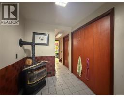 Kitchen - 4453 Barclay Rd, Campbell River, BC V9W4Z1 Photo 6