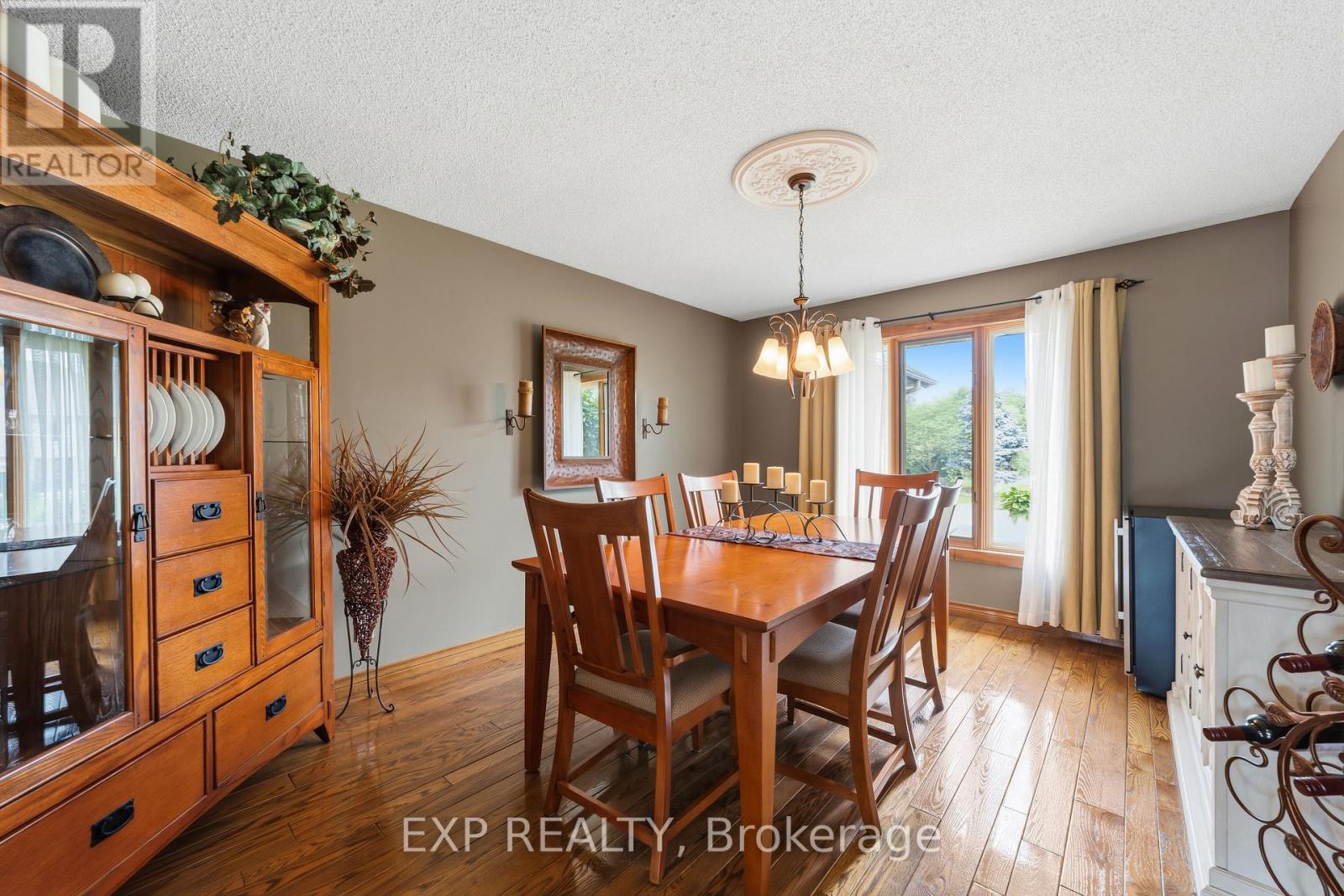 57 VALLEYVIEW CRESCENT - Image 9