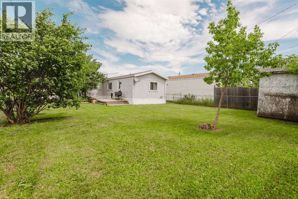 9709 107 Avenue - Image 25