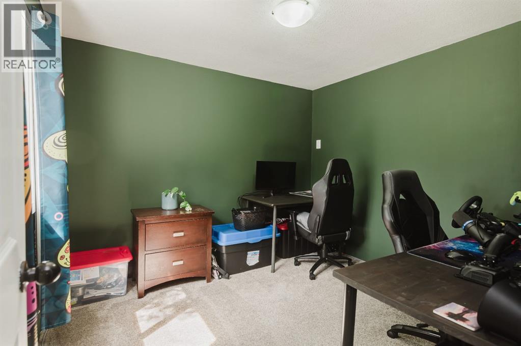 9709 107 Avenue - 8