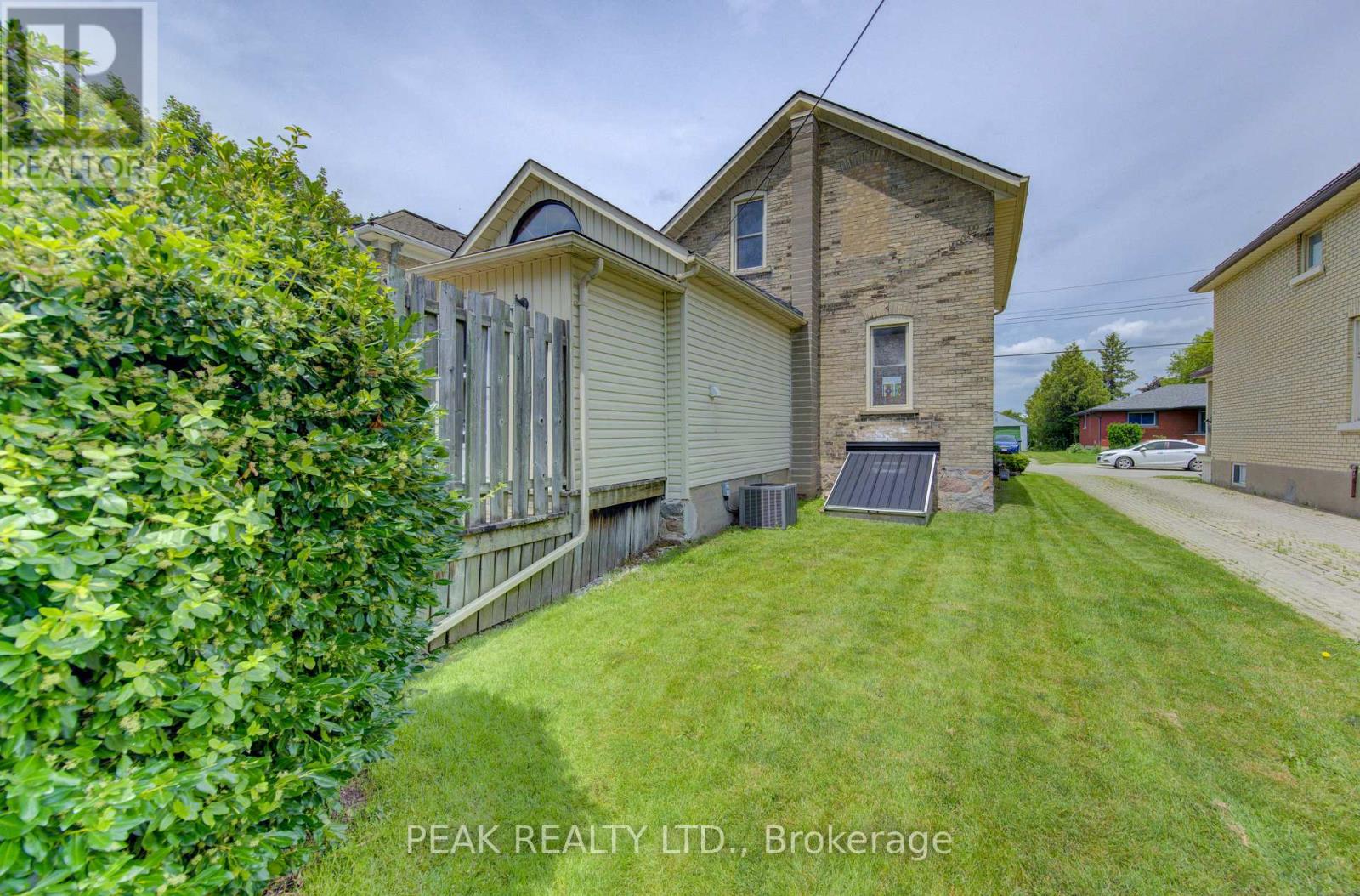 76 JACOB STREET E - Image 34