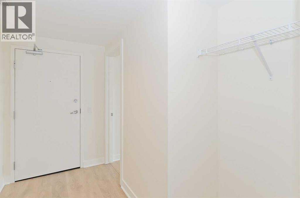 713, 30 Brentwood Common NW, Brentwood, Calgary photo 5