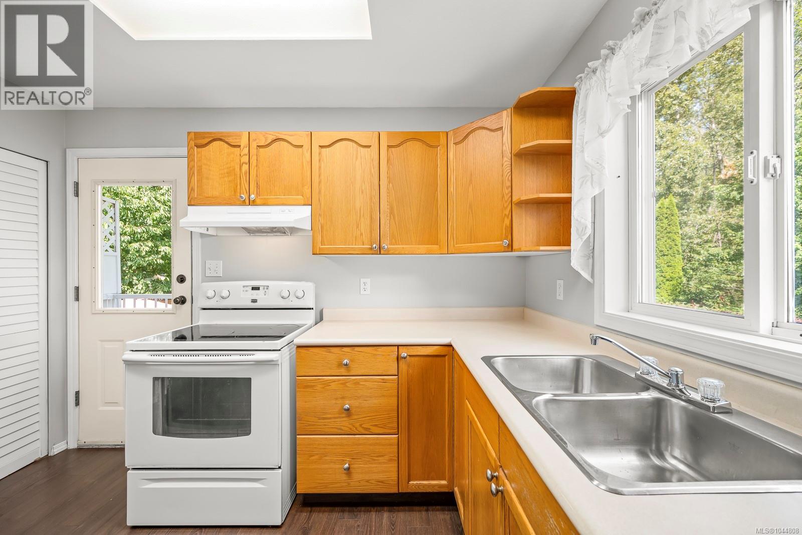 #B 2221 Embleton Cres - 14