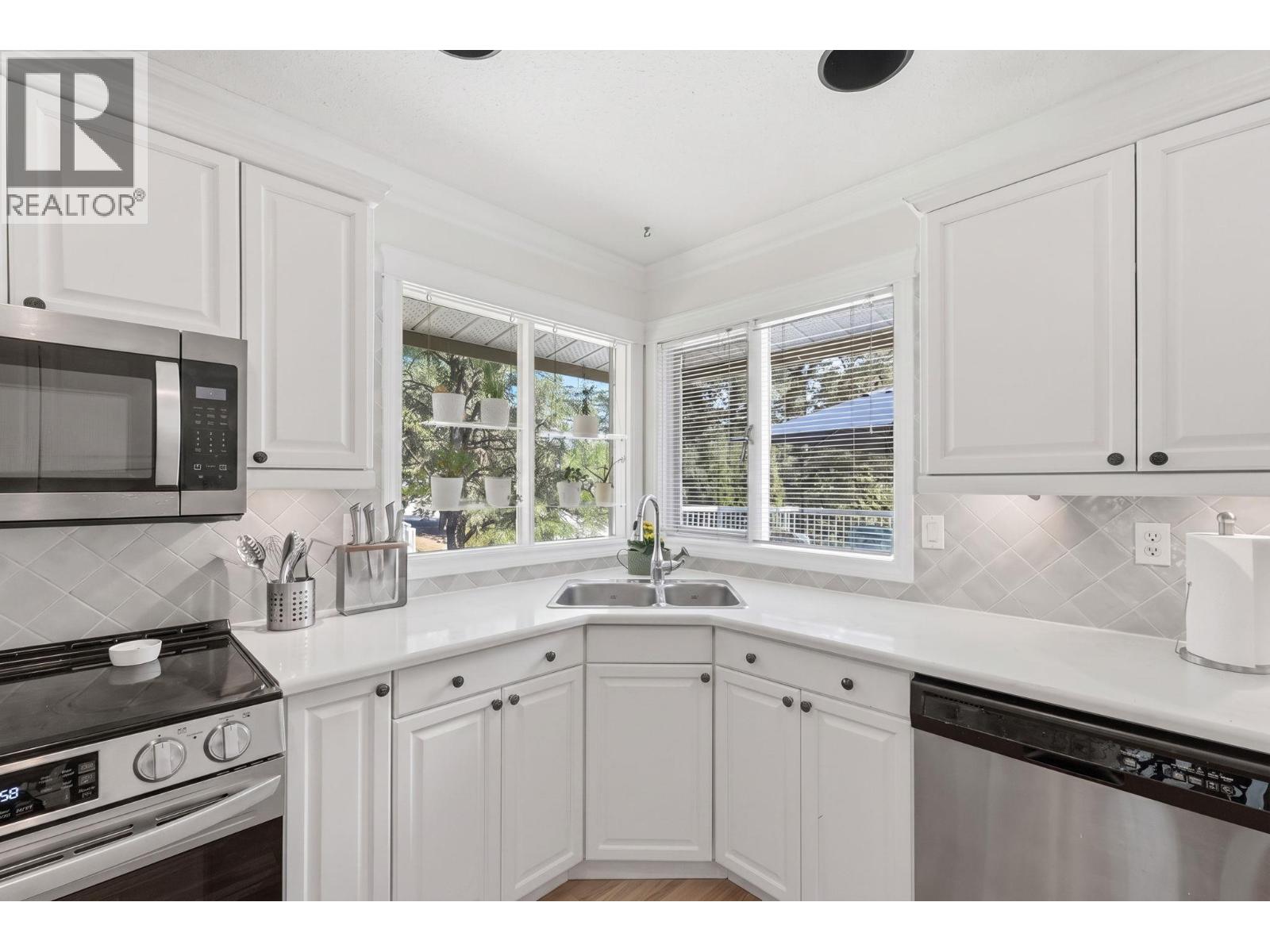  1977 Covington Crescent, West Kelowna
