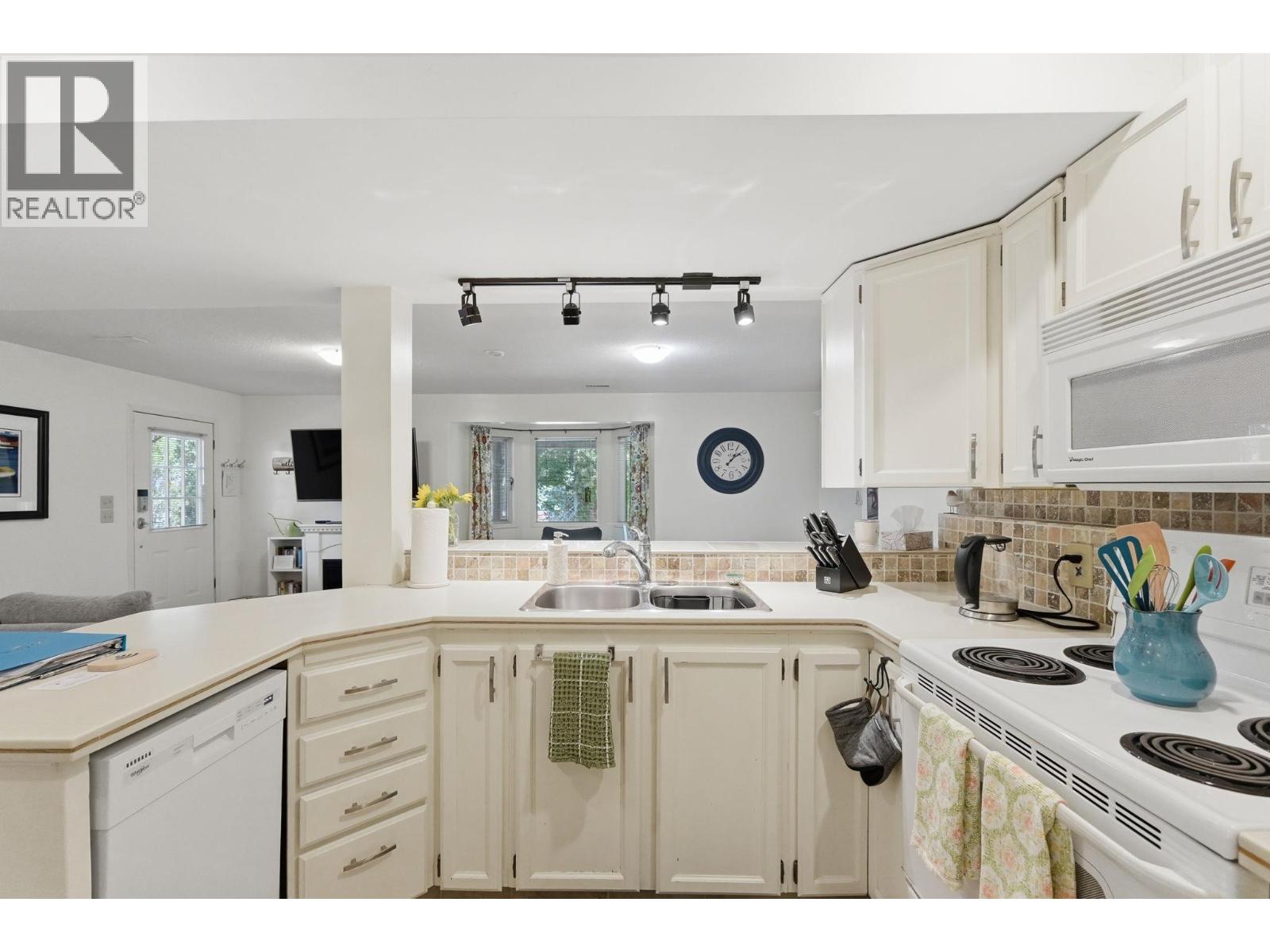  1977 Covington Crescent, West Kelowna