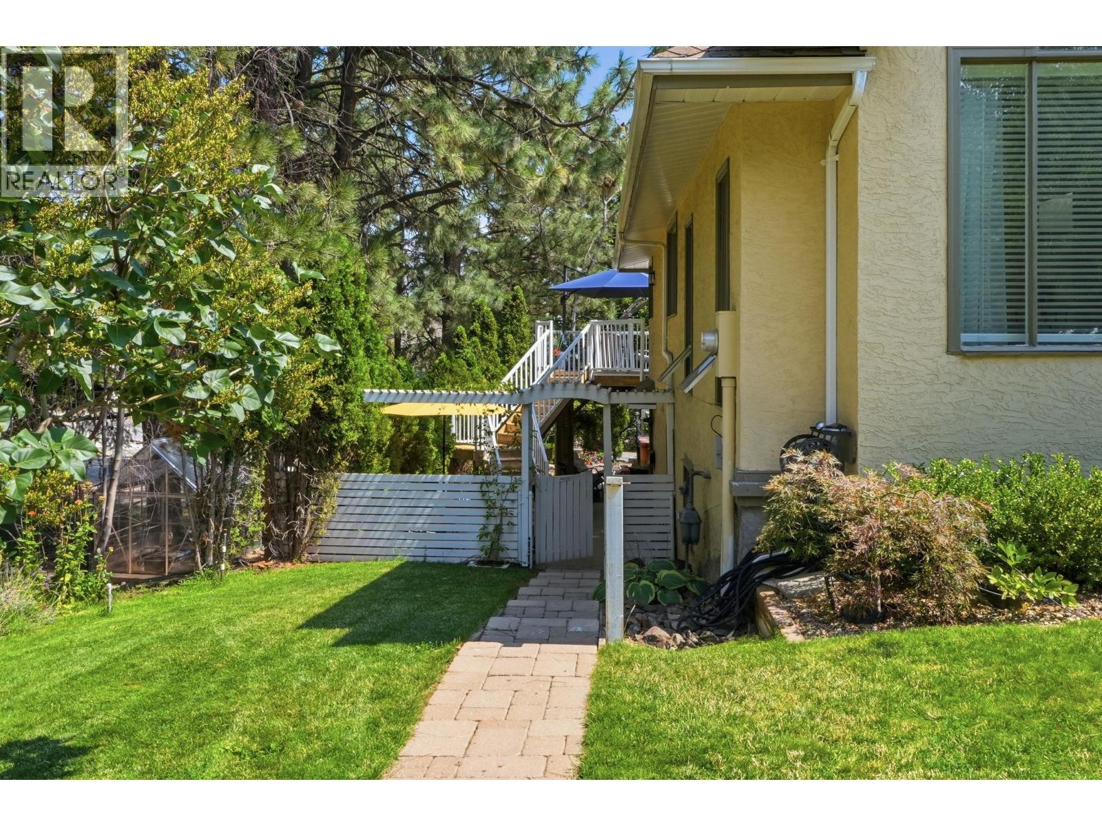  1977 Covington Crescent, West Kelowna