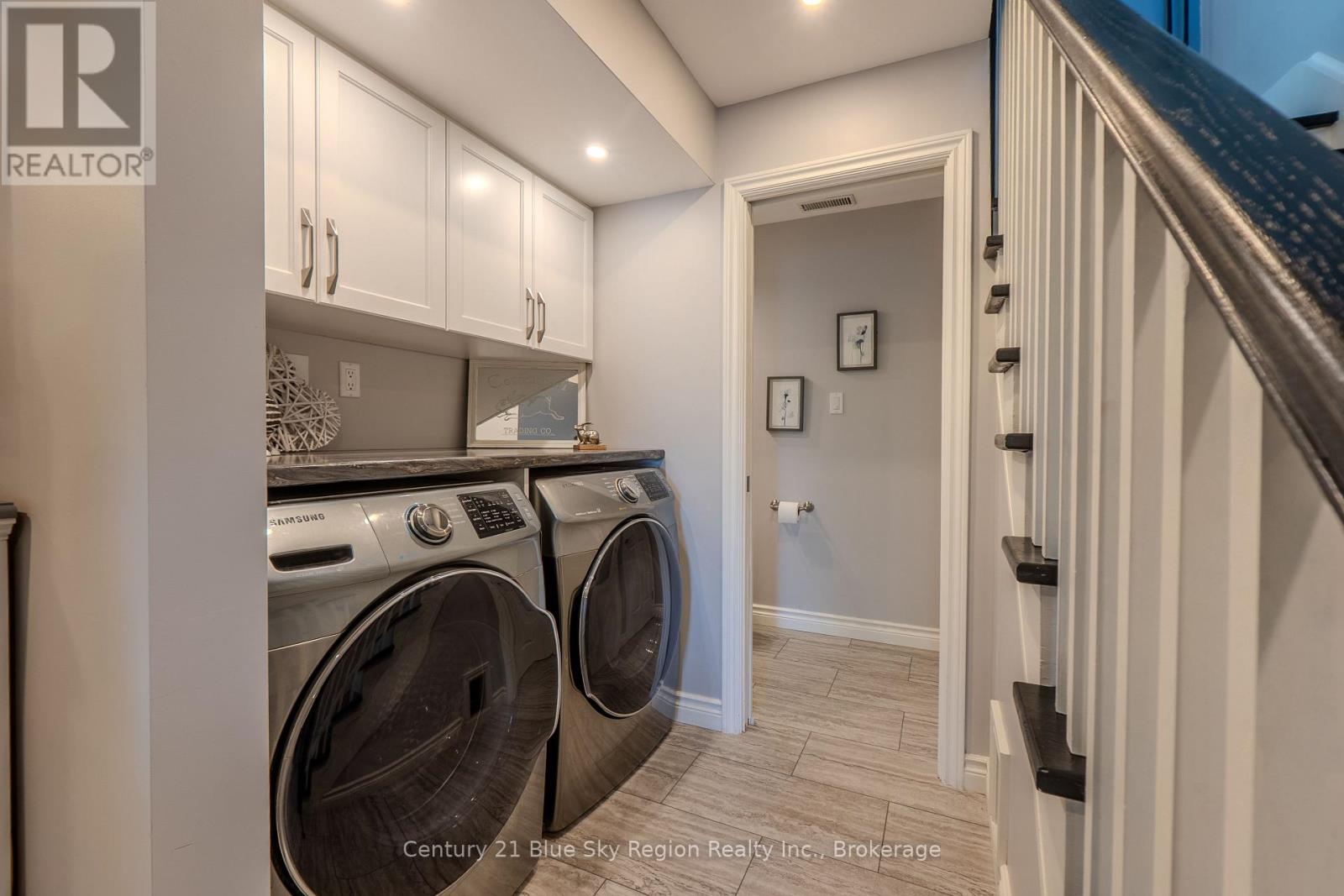 731 MACPHERSON DRIVE - 25