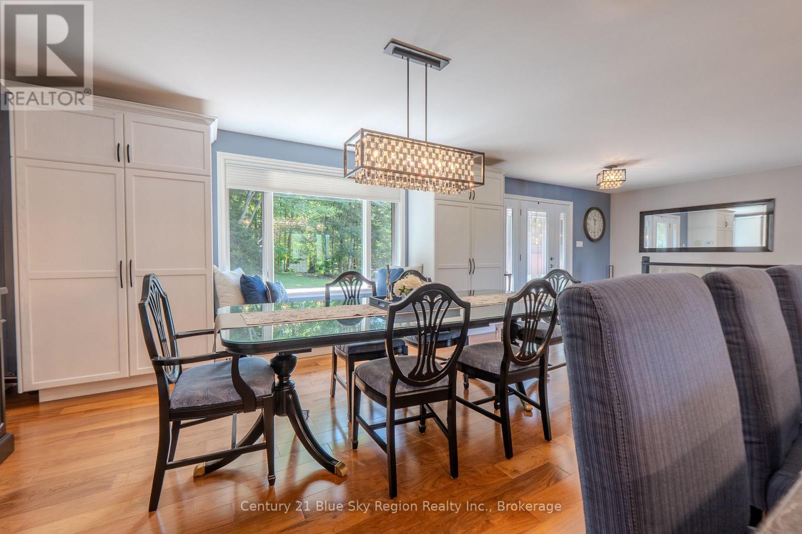 731 MACPHERSON DRIVE - 7