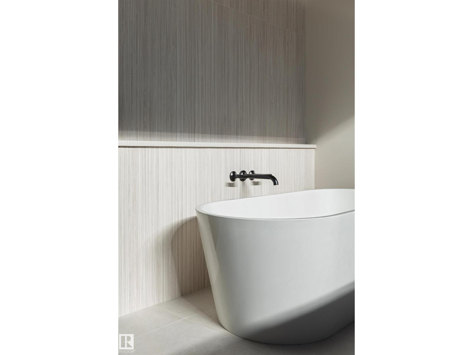 10534 139 ST NW - 35