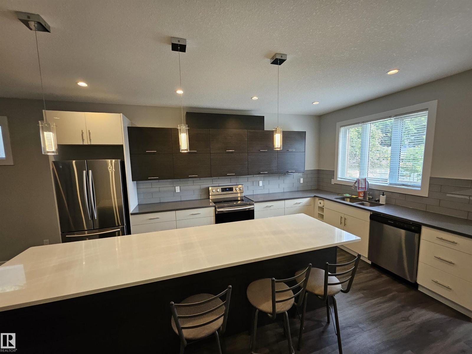9311 66 AV NW - 15