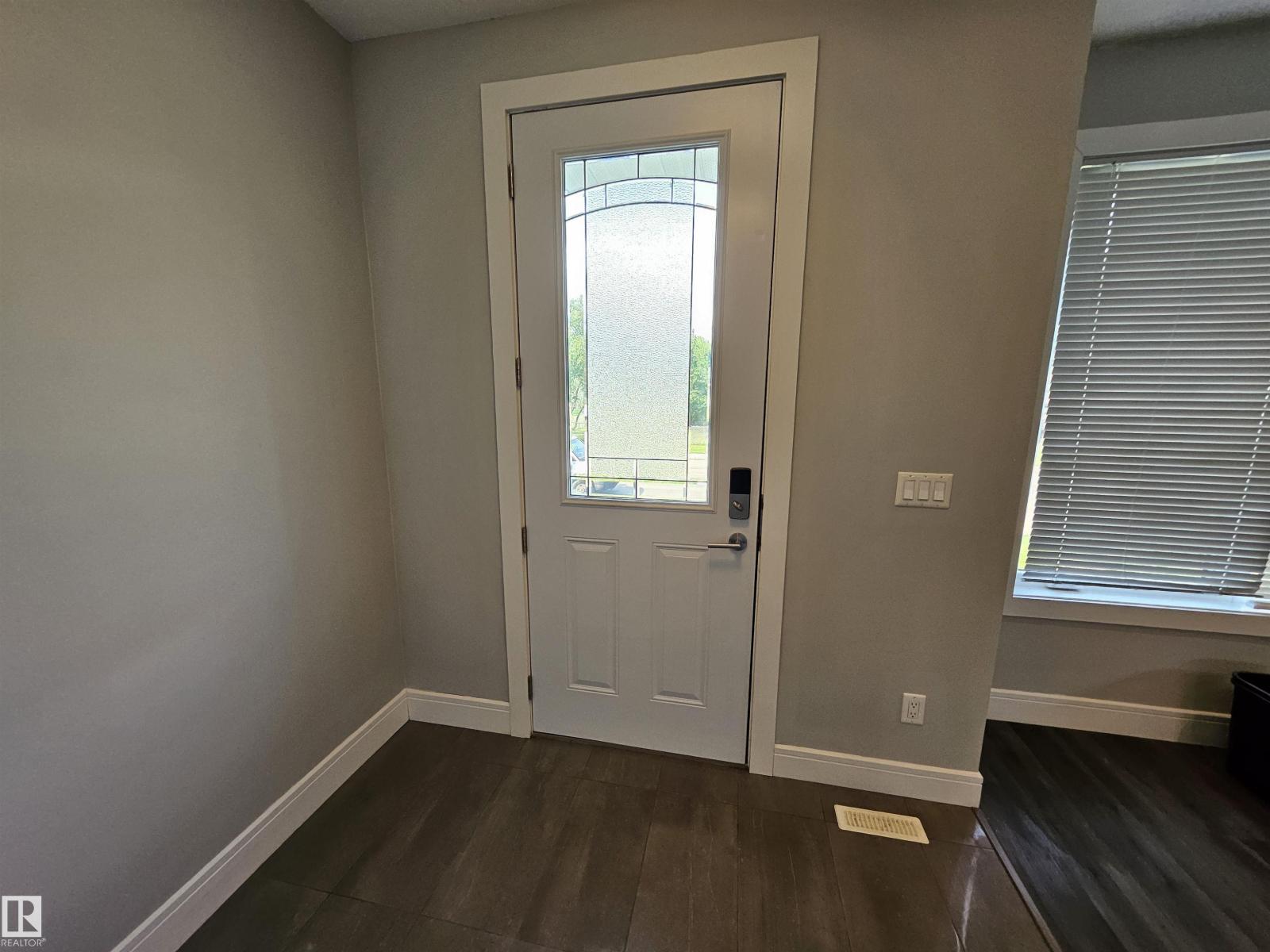 9311 66 AV NW - 3
