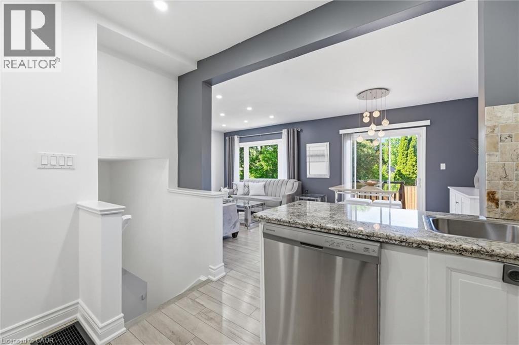 205 DUMBARTON Avenue - 10