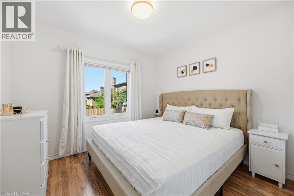 205 DUMBARTON Avenue - 20