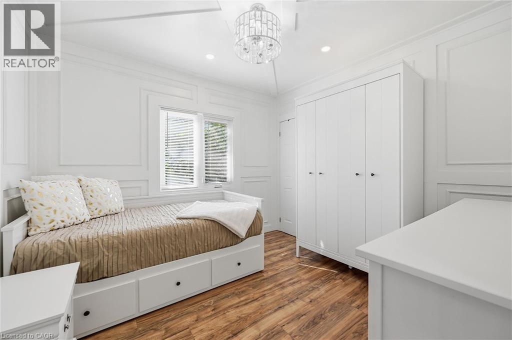 205 DUMBARTON Avenue - 23