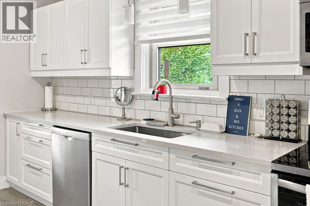 67 WEBER Street S - Image 7