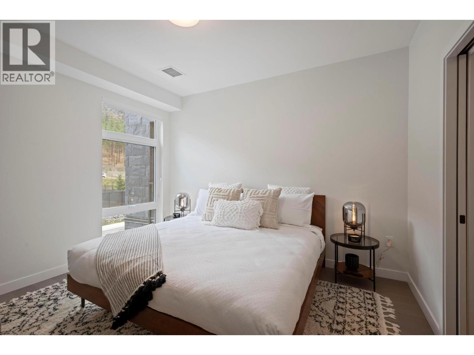 #202 9652 Benchland Drive - 10