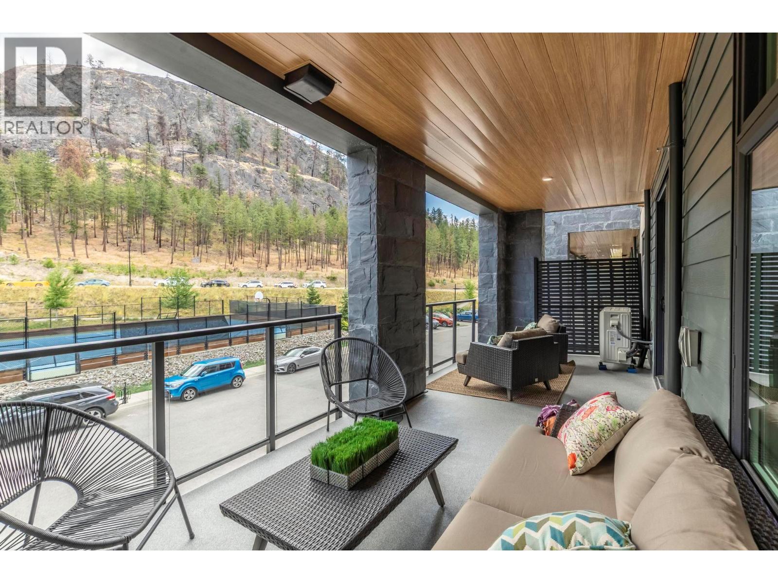 #202 9652 Benchland Drive - 21