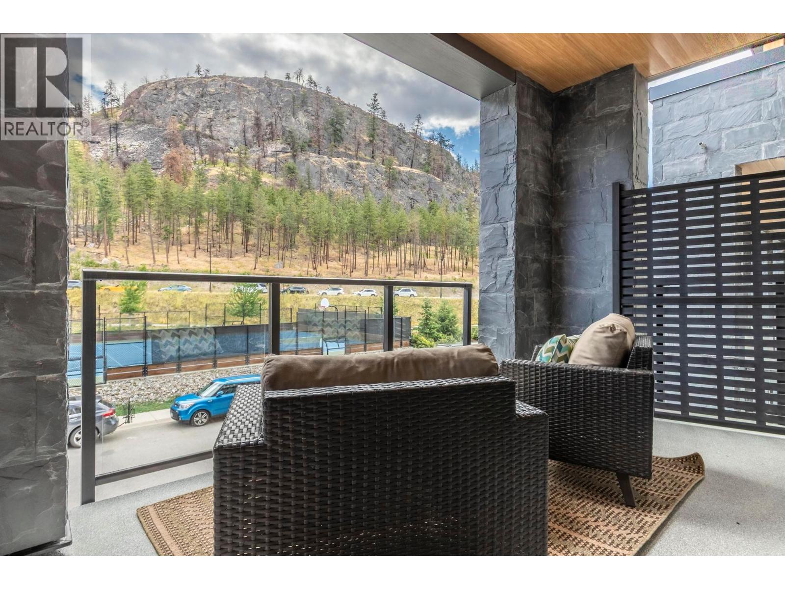 202 9652 Benchland Drive, Lake Country