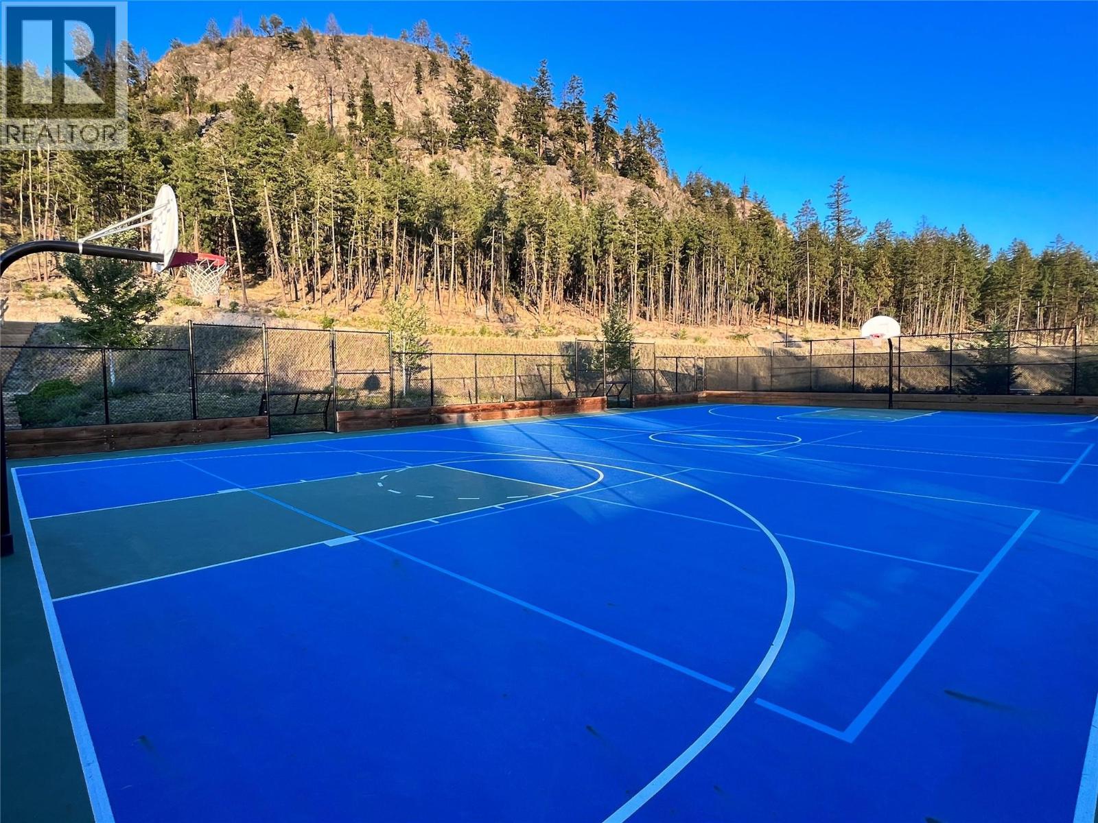 202 9652 Benchland Drive, Lake Country